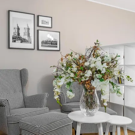 شقة Apartament Black & White Mostowa By Renters *