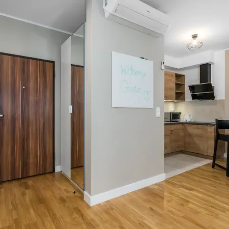 شقة Apartament Black & White Mostowa By Renters *