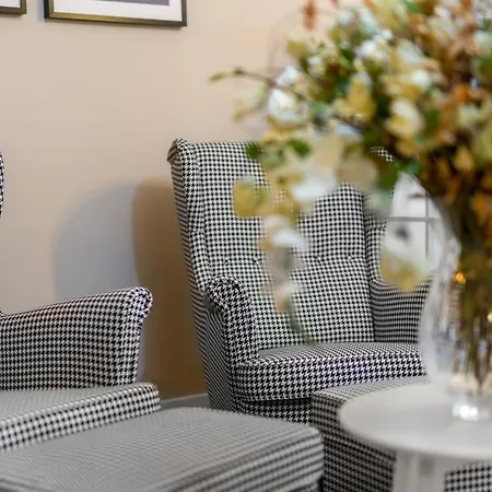 Apartament Black & White Mostowa By Renters Apartment